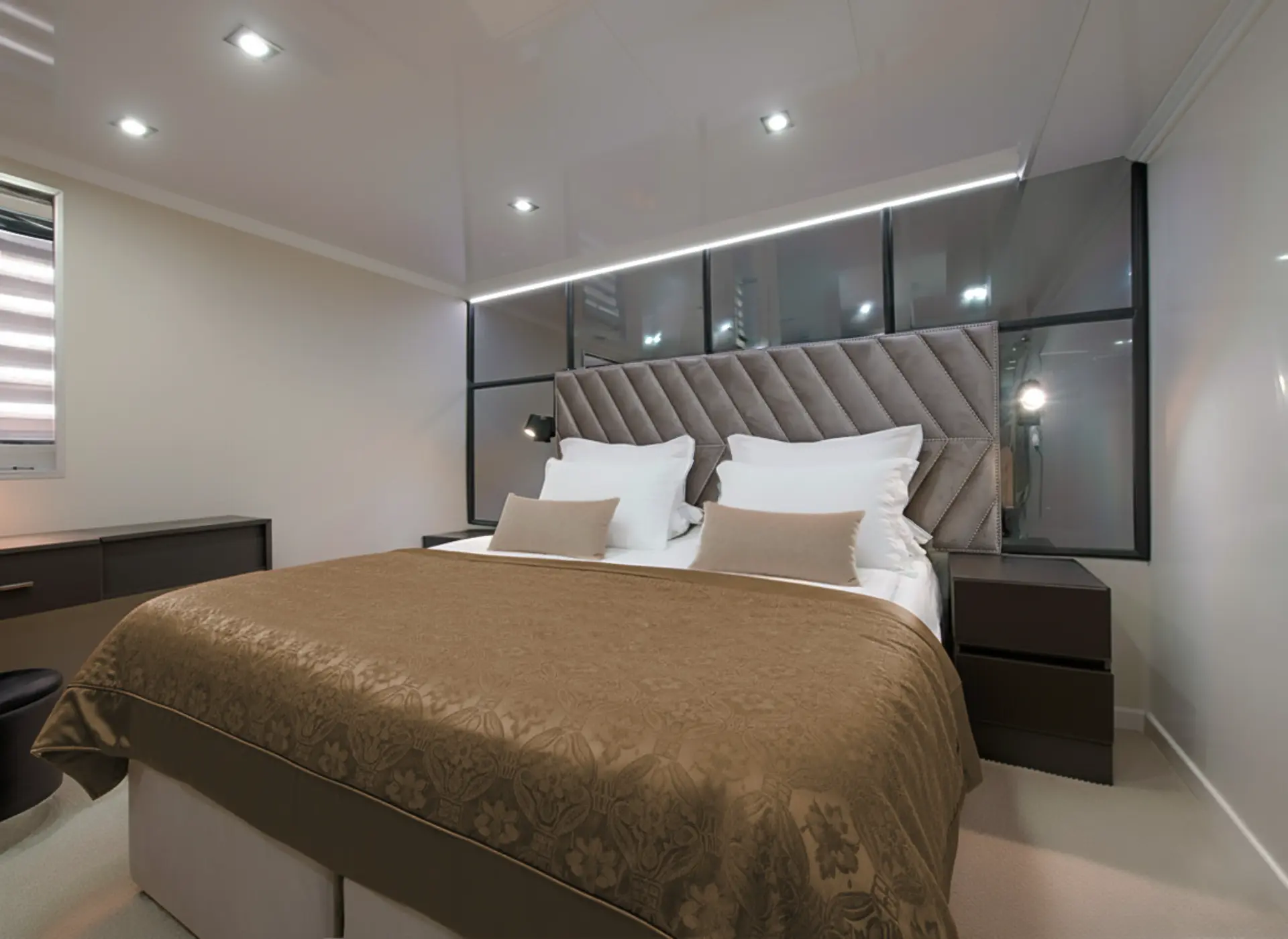 Premier - spacious cabin featuring a double bed and refined contemporary details, designed for a peaceful and relaxing stay on the upper deck.